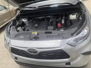 Toyota Highlander XLE 2021 Gray