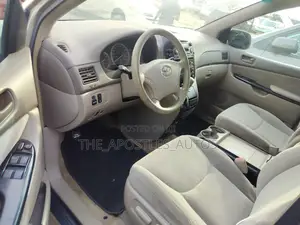 Toyota Sienna LE AWD 2005 Silver