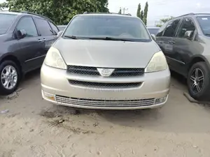 Toyota Sienna LE AWD 2005 Silver