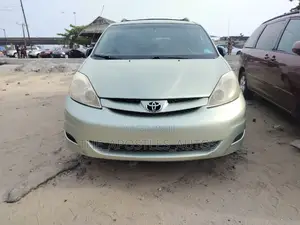 Toyota Sienna LE AWD 2008 Green