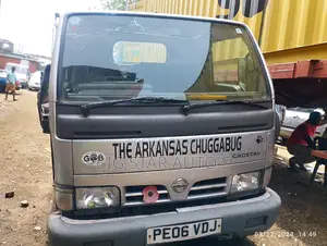 Tokunbo Nissan Cabstar Right Hand Drive Tipping Truck