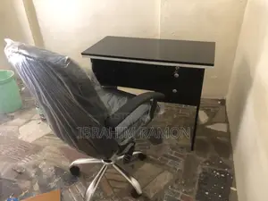 3ft Office Table With Rolling Chair