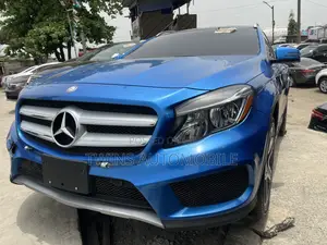 Mercedes-Benz GLA 250 2016 Blue