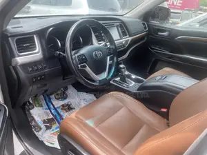 Toyota Highlander Limited Platinum 4x4 V6 (3.5L 6cyl 8A) 2018 White