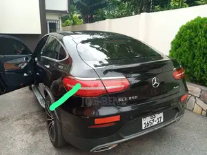 GLE450 2018 Coupe Left Side Back Light