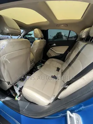 Mercedes-Benz GLA 250 2016 Blue