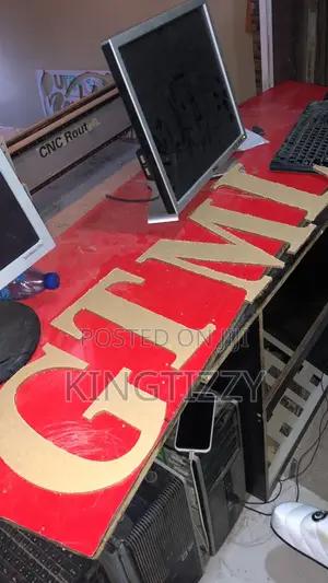 Acrylic Glass With Cutting