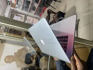 Laptop Apple MacBook Pro 2015 16GB Intel Core I7 SSD 256GB