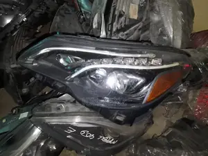 E350 Coupe Left Side Headlight 207