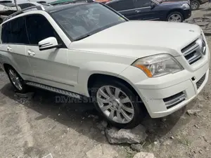 Mercedes-Benz GLK-Class 350 4MATIC 2012 White