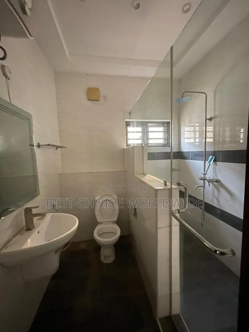 5bdrm Duplex in Golf View, Onireke for rent