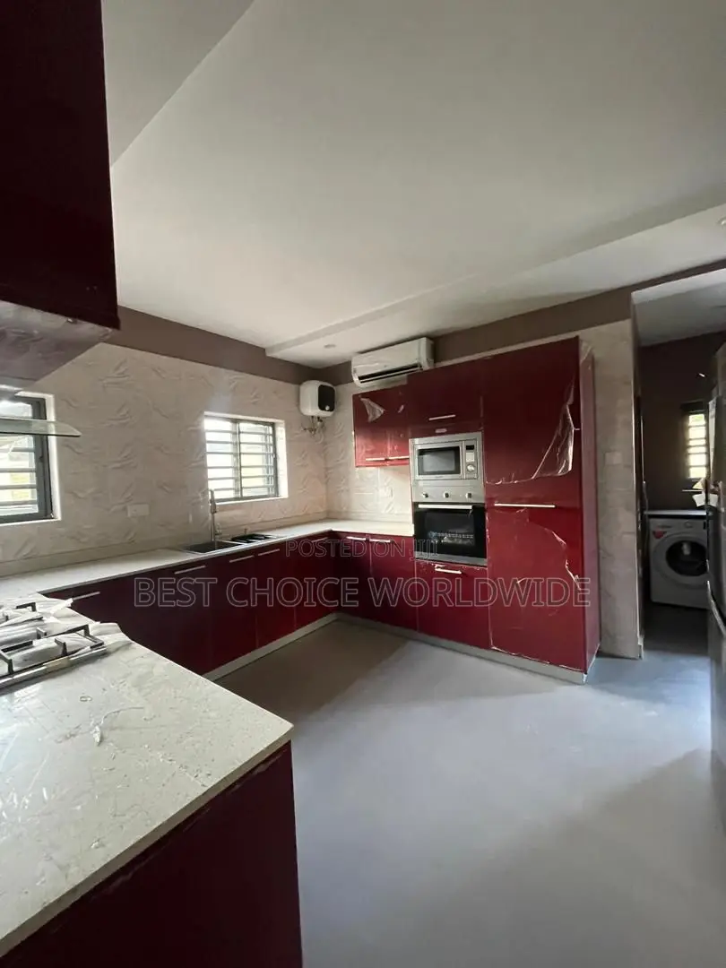 5bdrm Duplex in Golf View, Onireke for rent