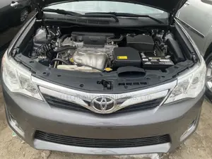 Toyota Camry XLE 4dr Sedan (2.5L 4cyl 6A) 2012 Gray