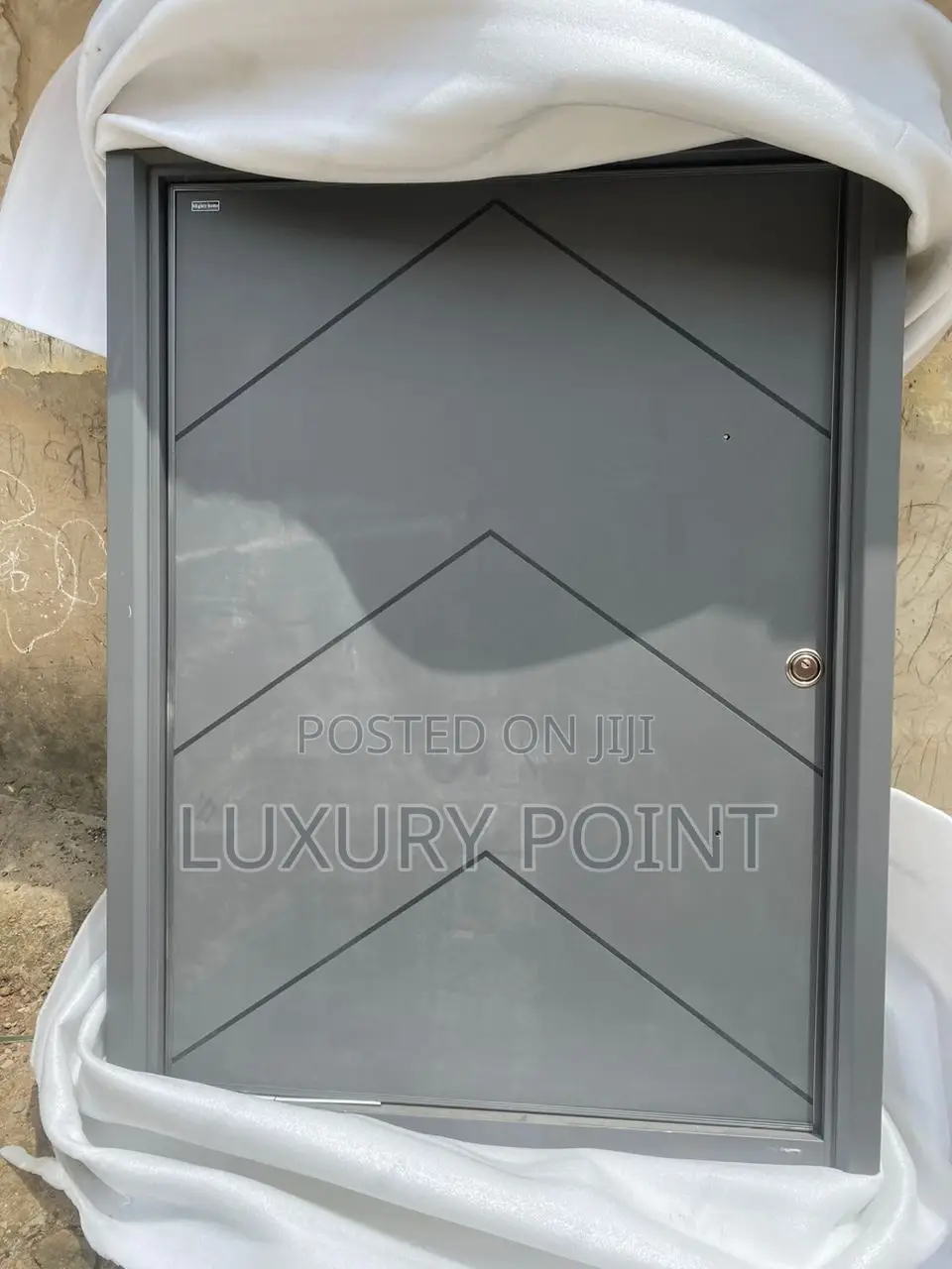 Pivot Cast Door
