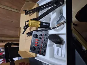 STUDIO CONDENSER MICROPHONE (With Sound Card)