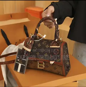 Photo - Classic Female Handbag