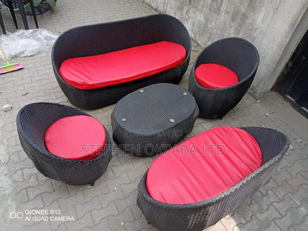 High Quality Chair and Table
