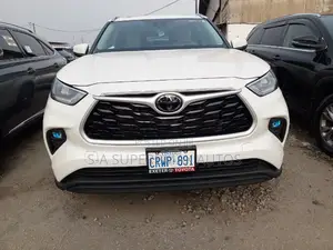 Toyota Highlander XLE 2021 White