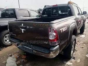 Toyota Tacoma Double Cab V6 Automatic 2010 Brown