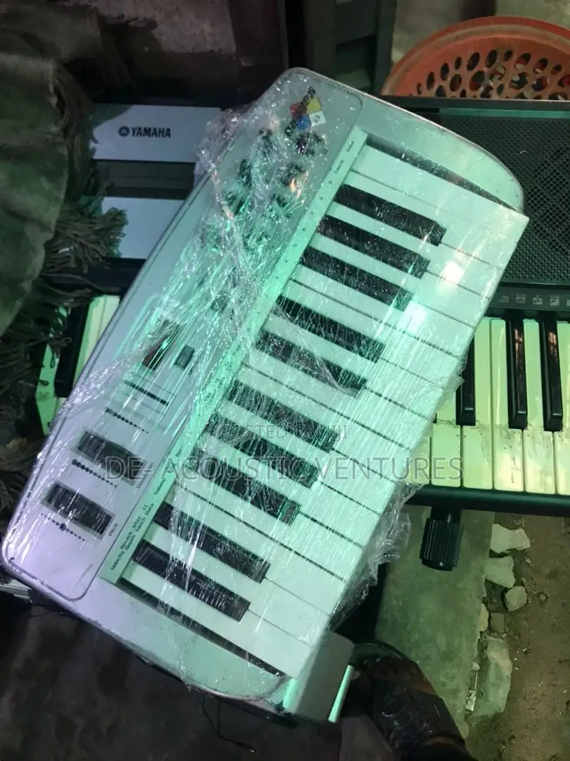 Original Uk Used 2 Octave Midi Keyboard