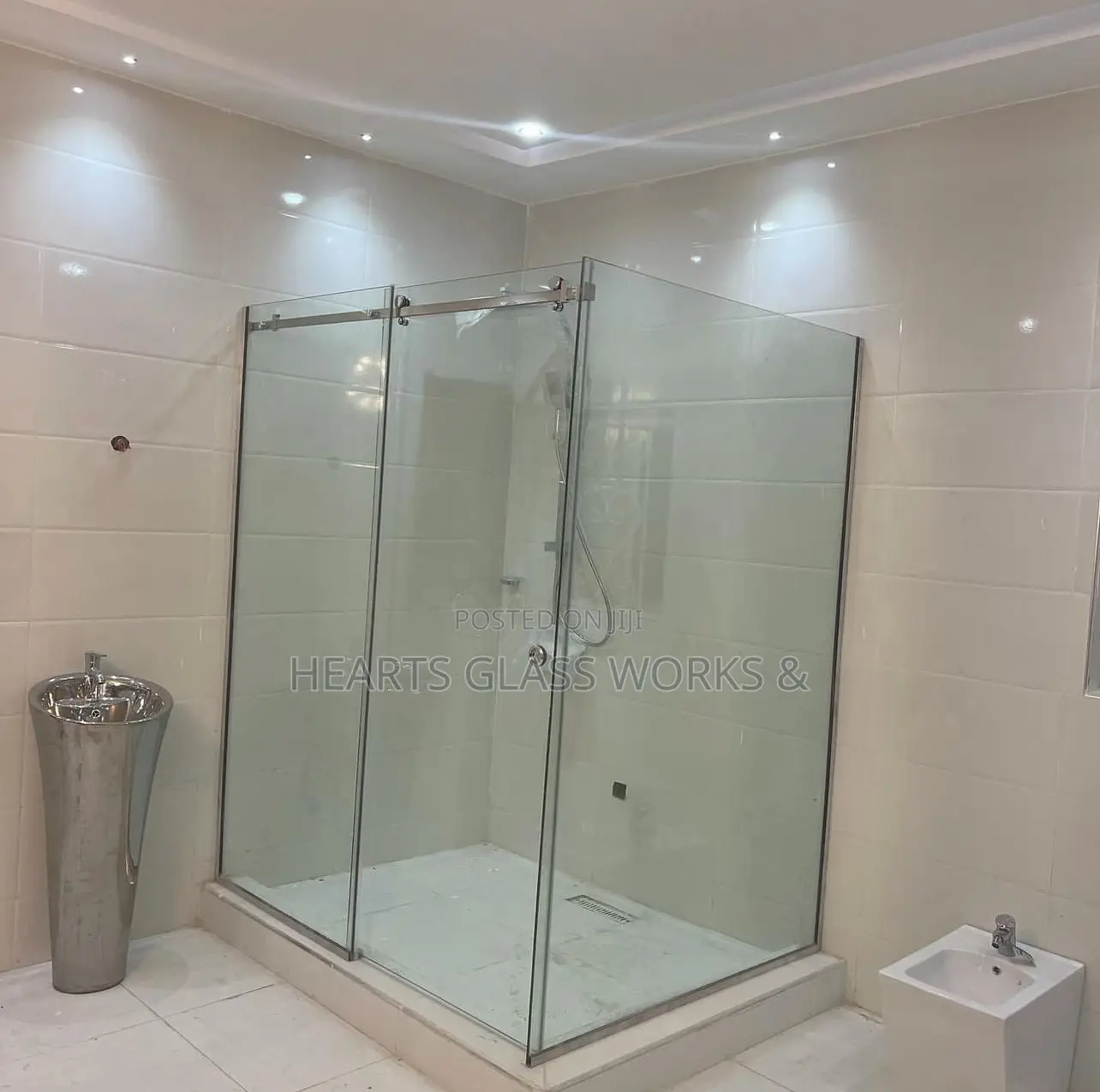 10mm Plain Shower Enclosure (Tempered Glass )
