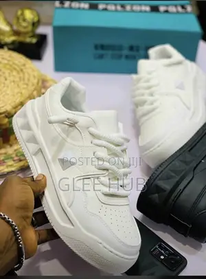 High Quality Sneakers