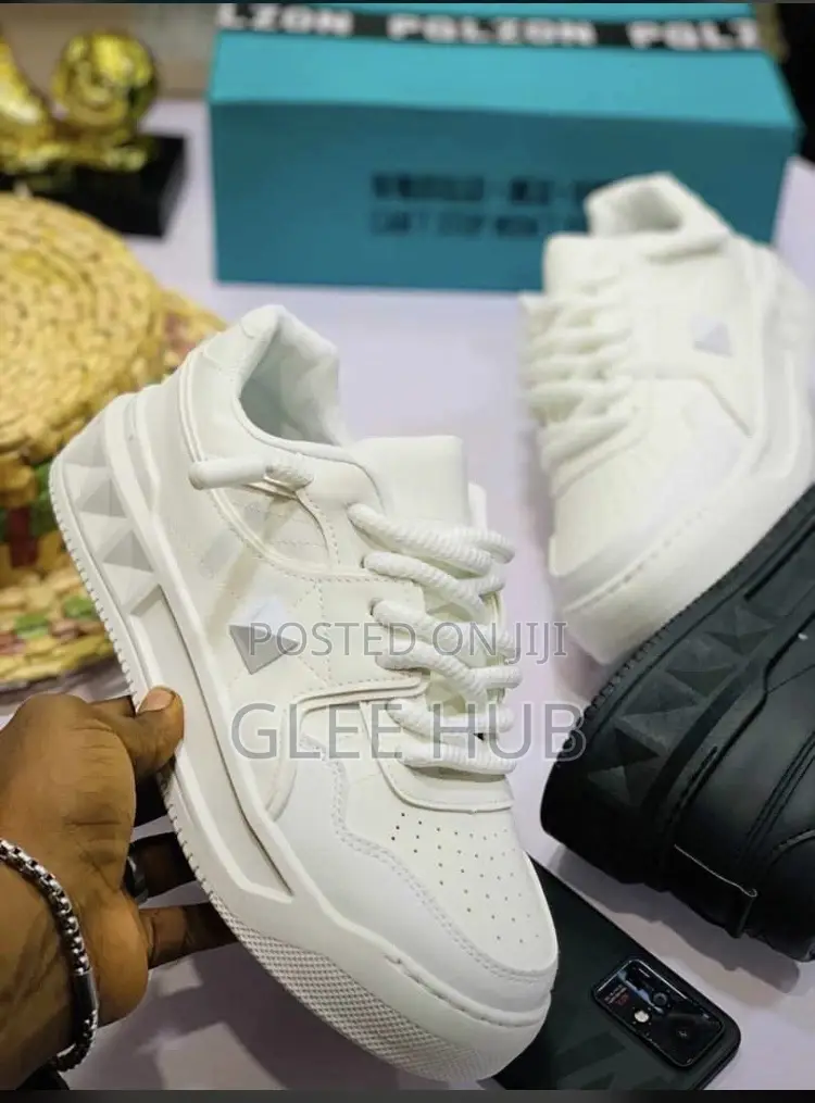 High Quality Sneakers