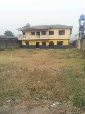 6bdrm Block of Flats in Agric for sale