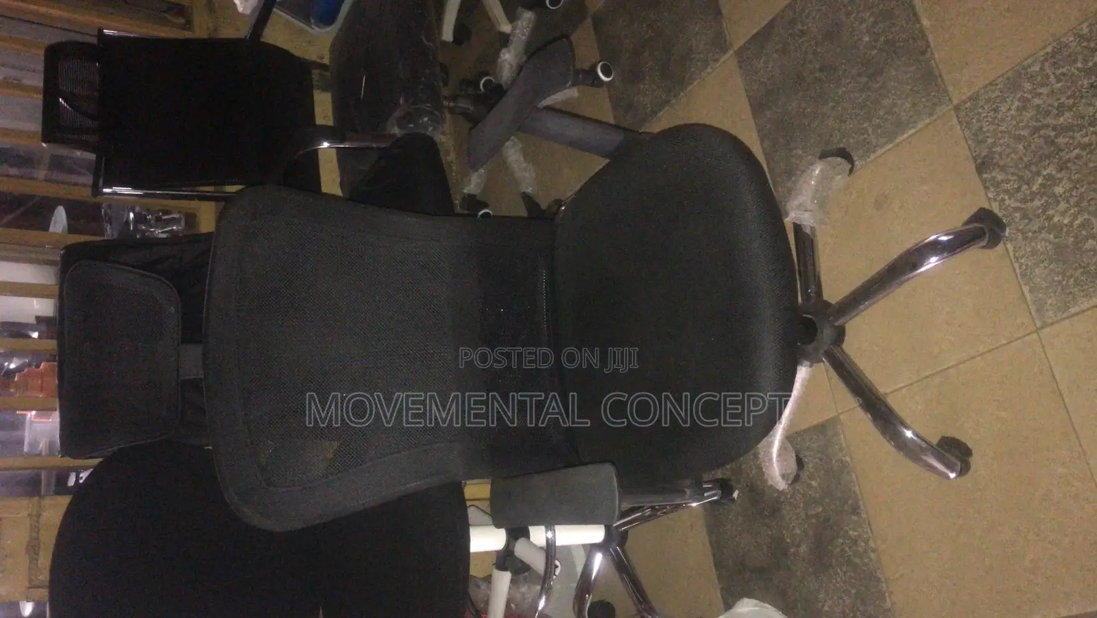 Executive Office Swivel Chair With Headrest