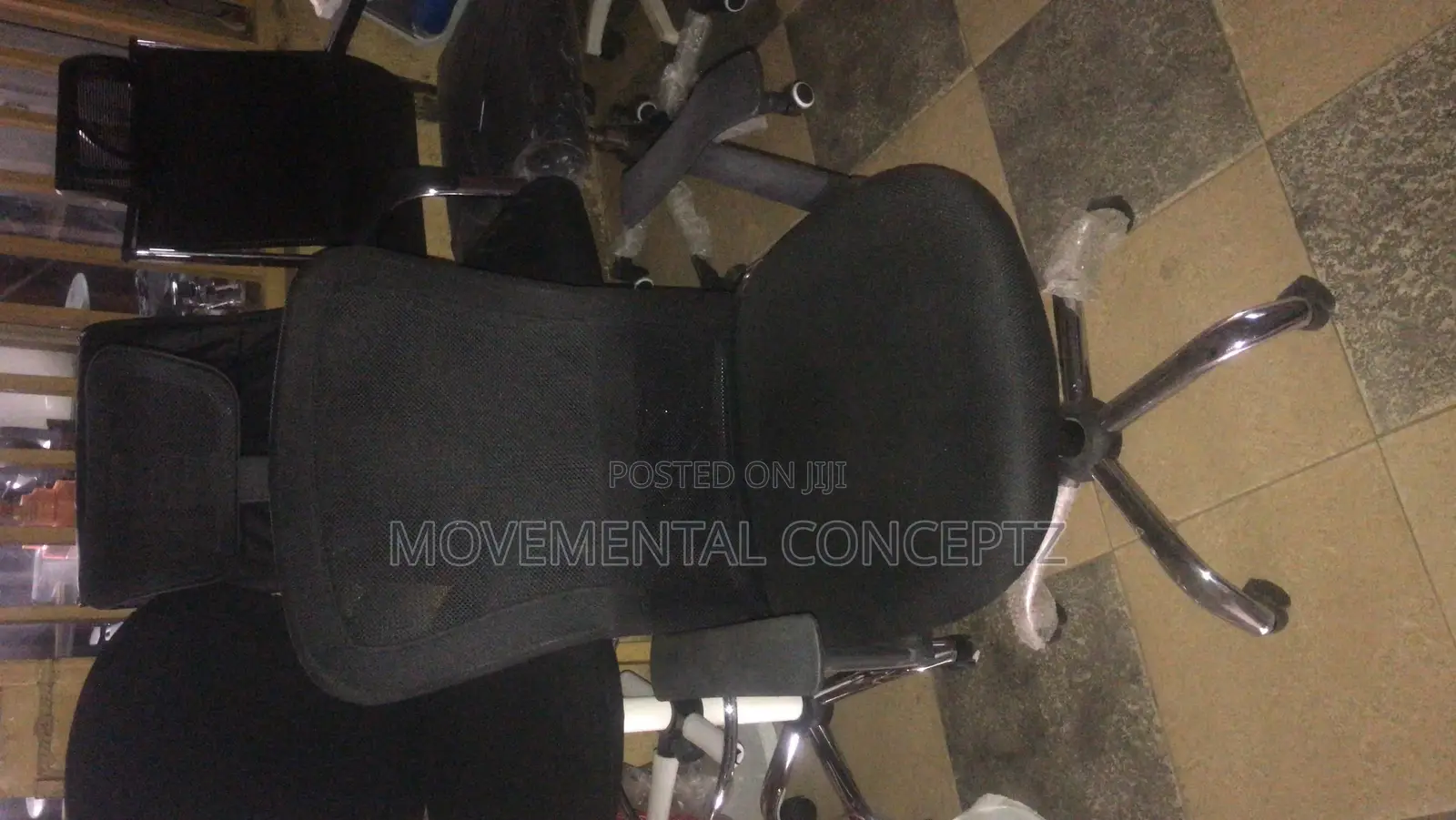 Executive Office Swivel Chair With Headrest