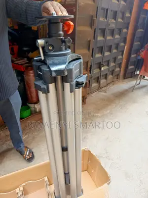 Leica Geosystem Stands