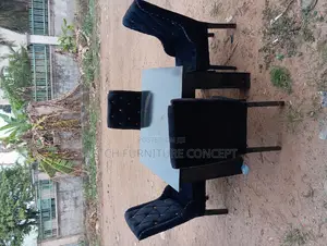 Standard 4 Seaters Dining Table