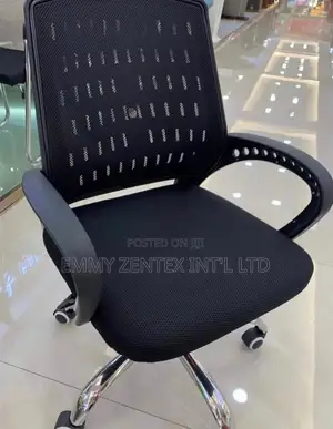 Executive Modern Swivel Office Chair