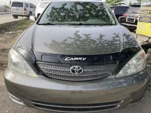 Toyota Camry LE V6 4dr Sedan (3.0L 6cyl 5A) 2004 Gray