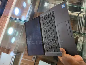 Laptop Dell Latitude 5300 16GB Intel Core I7 SSD 512GB