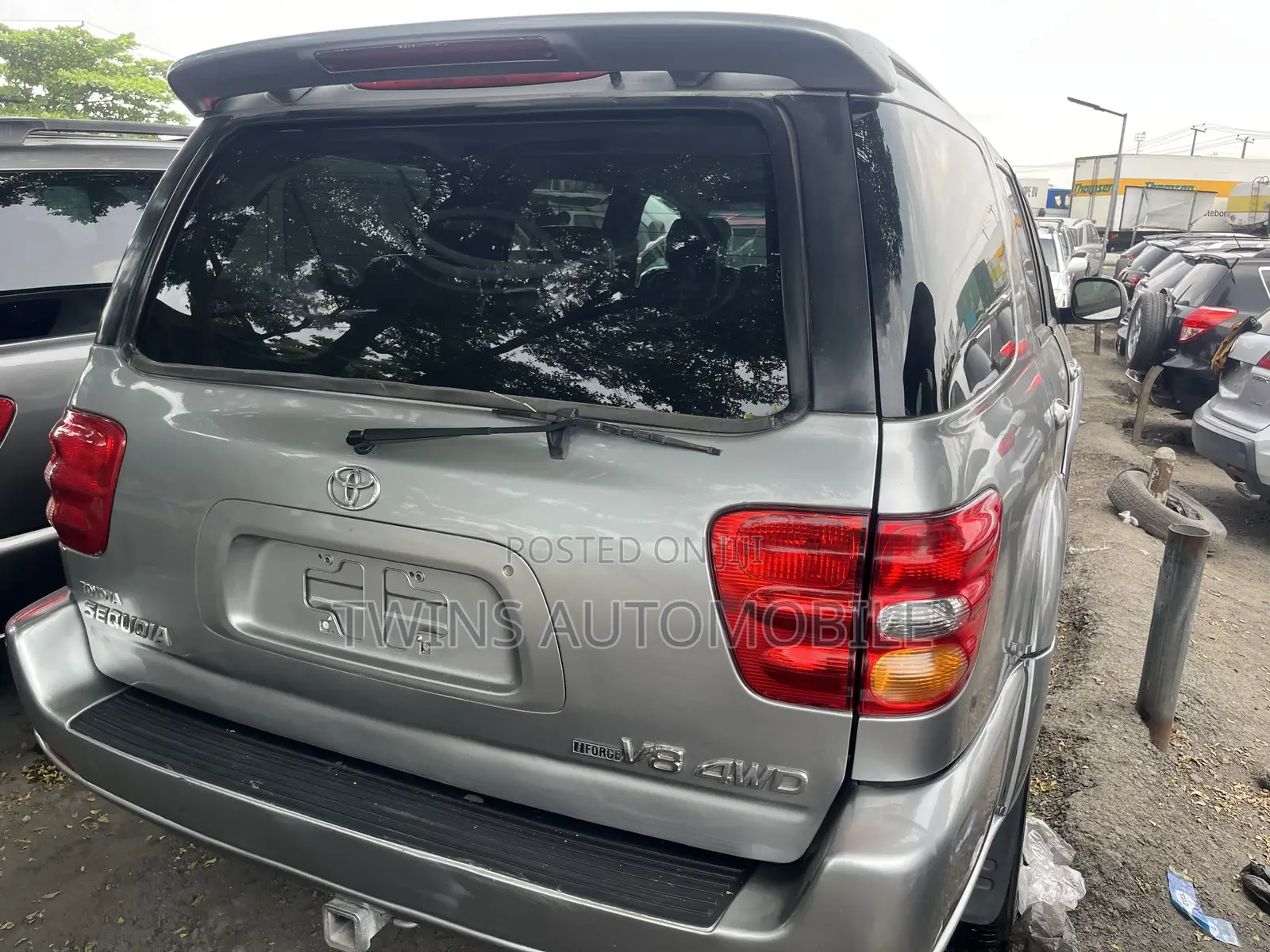 Toyota Sequoia 2004 Silver