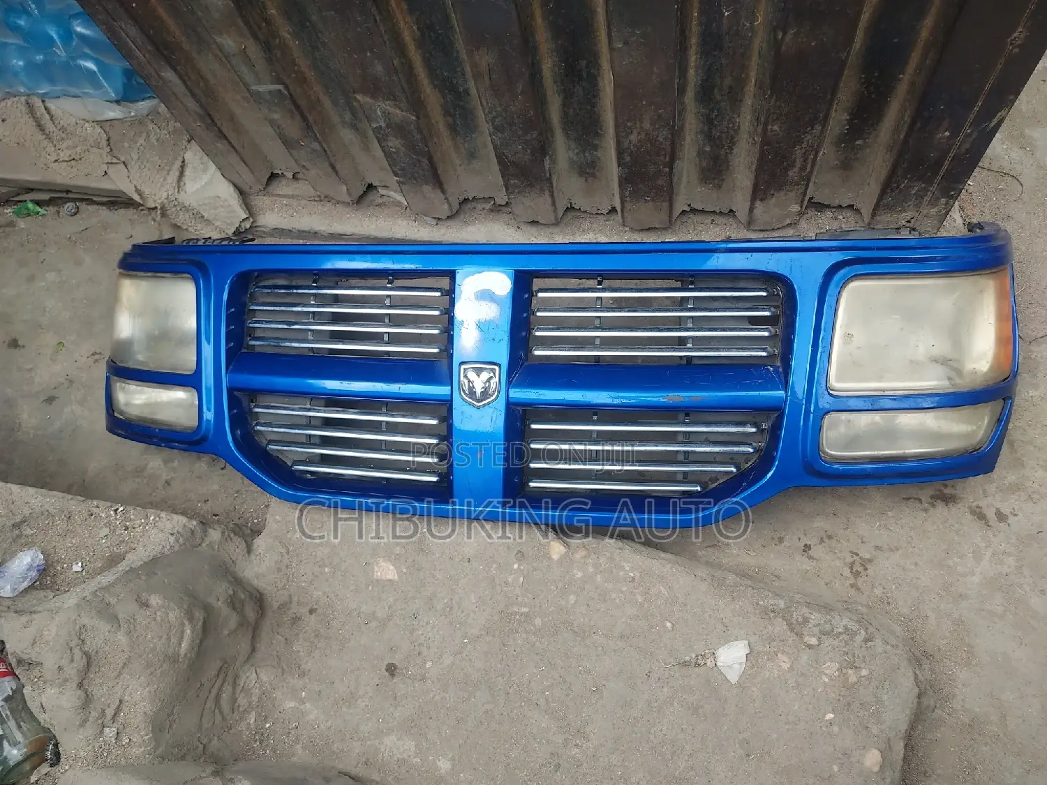 Frontgrill and Headlamp Dodge Nitro 2008