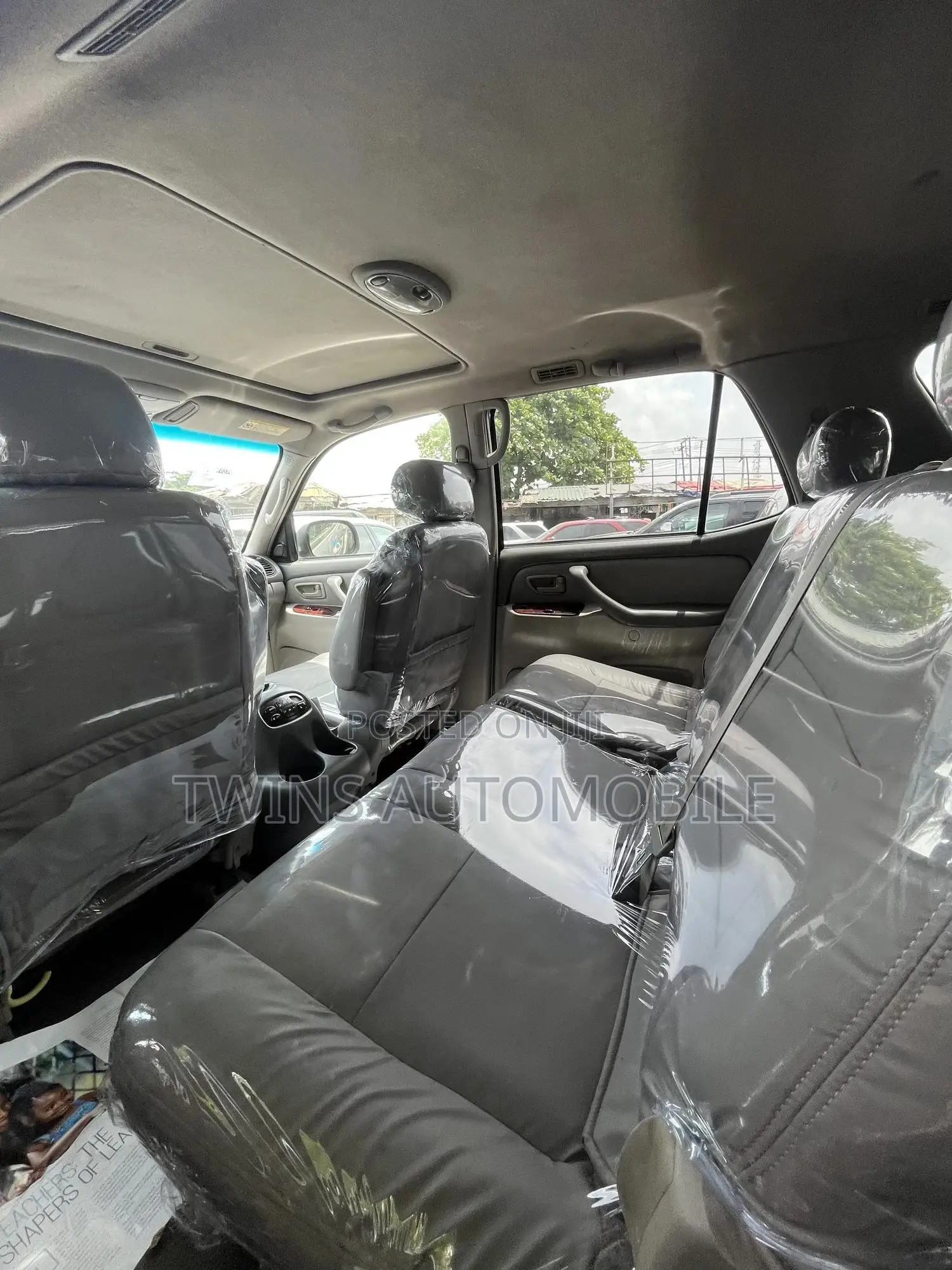 Toyota Sequoia 2004 Silver