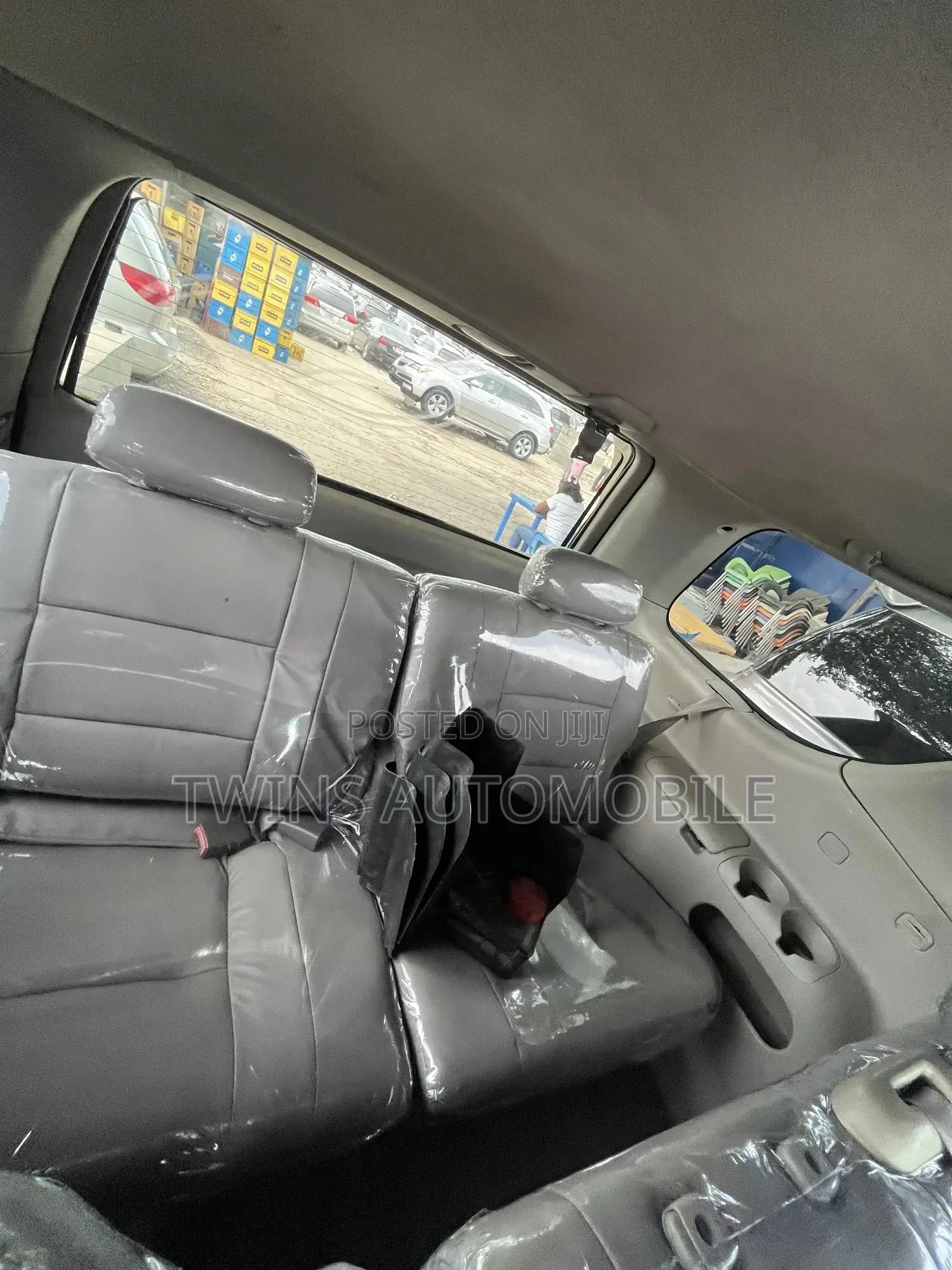 Toyota Sequoia 2004 Silver