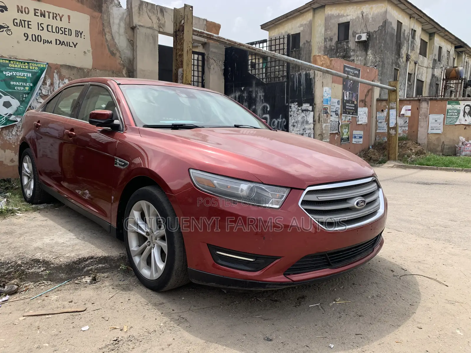 Ford Taurus SEL 2013 Red