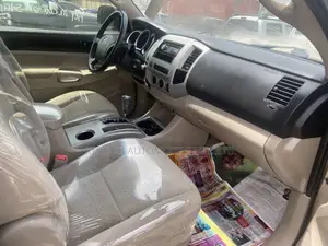 Toyota Tacoma Double Cab V6 2012 Gold