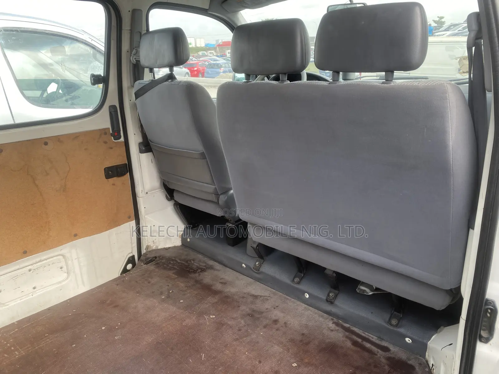 Toyota HiAce 2005 White