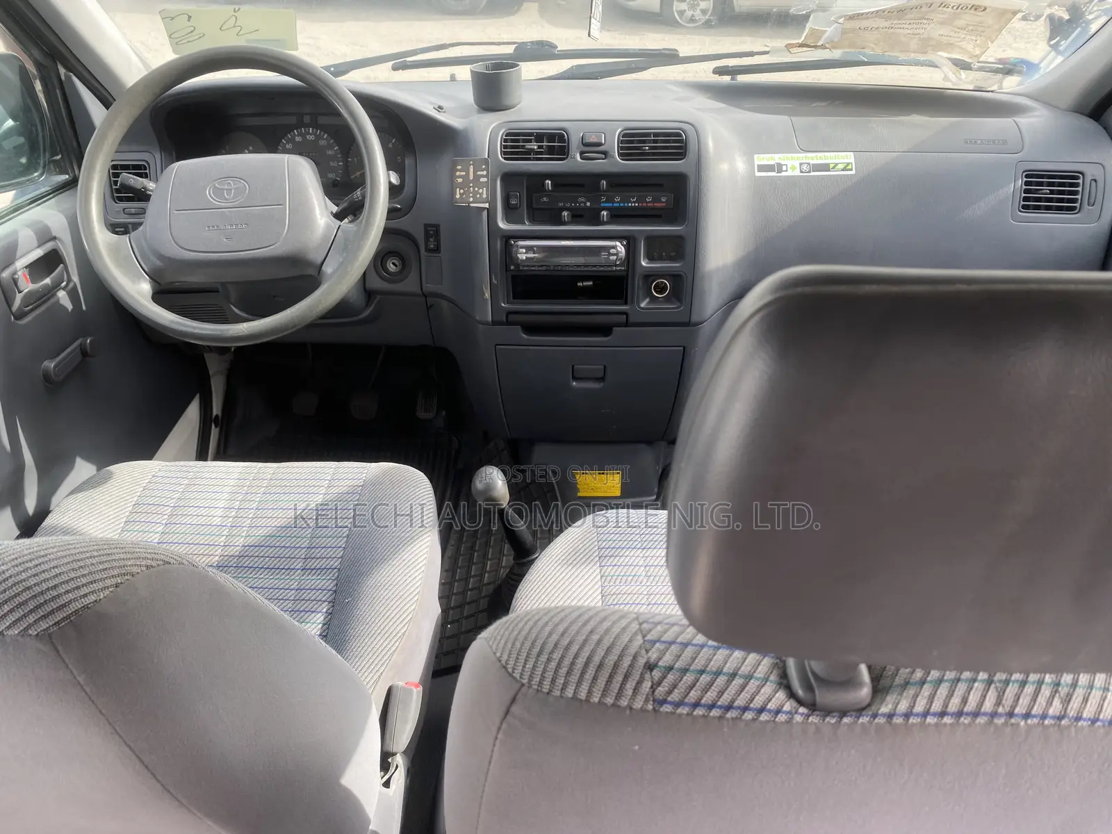 Toyota HiAce 2005 White