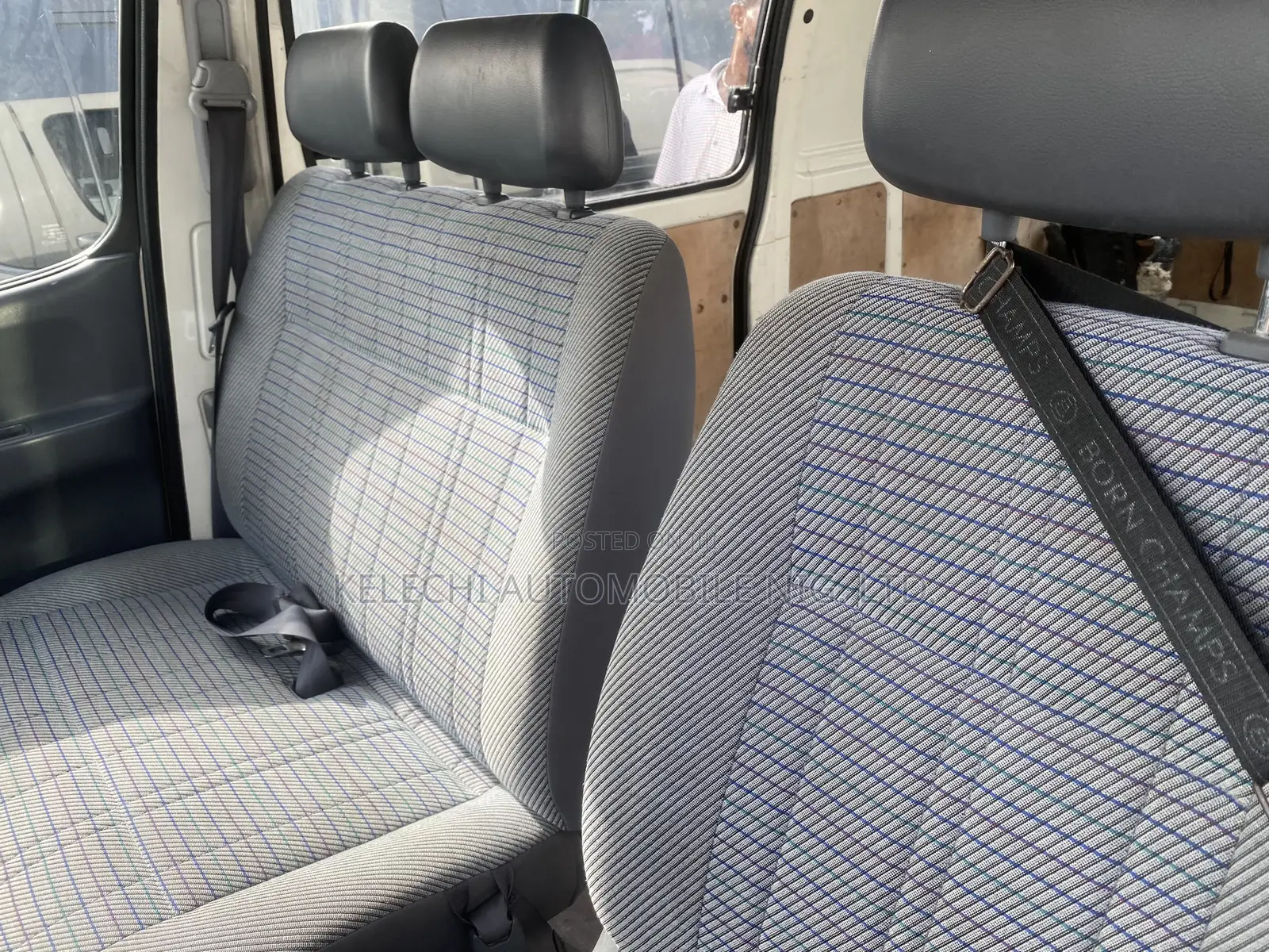 Toyota HiAce 2005 White