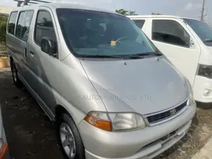 Toyota HiAce 2005 Silver