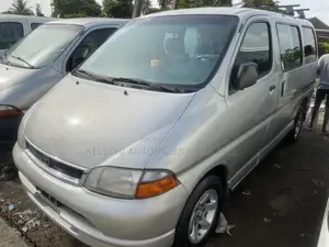 Toyota HiAce 2005 Silver