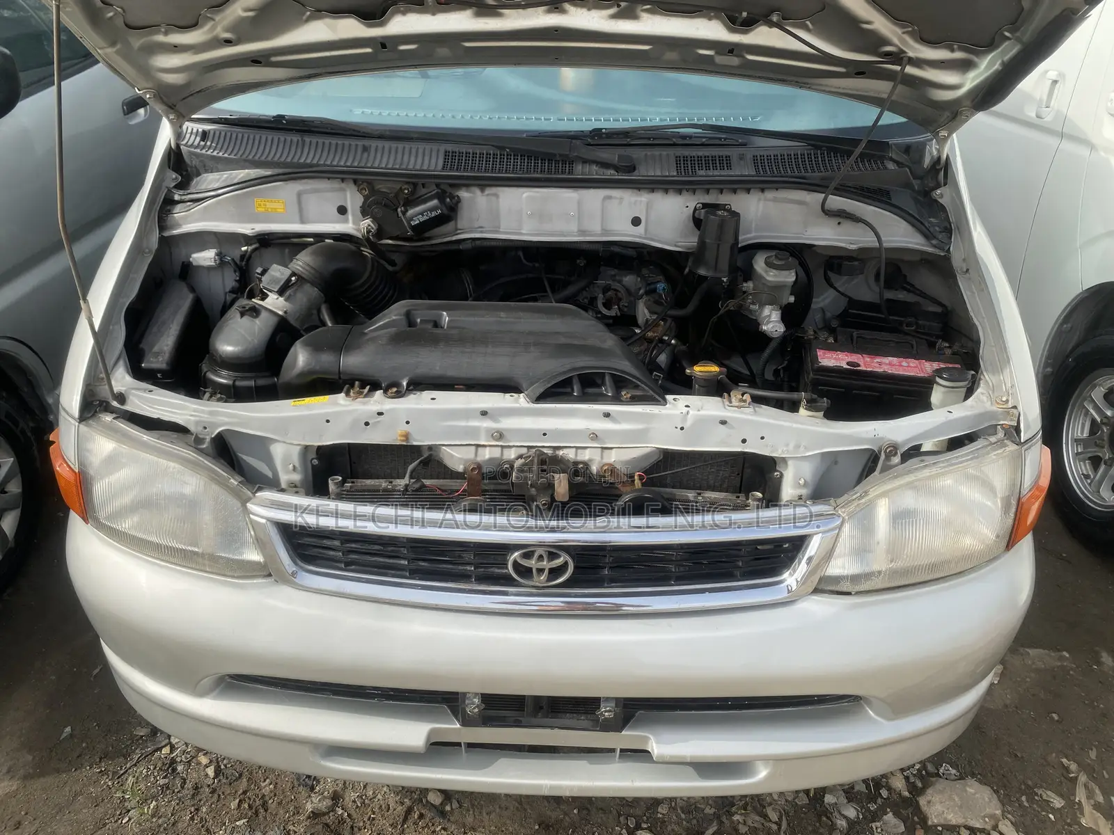 Toyota HiAce 2005 Silver