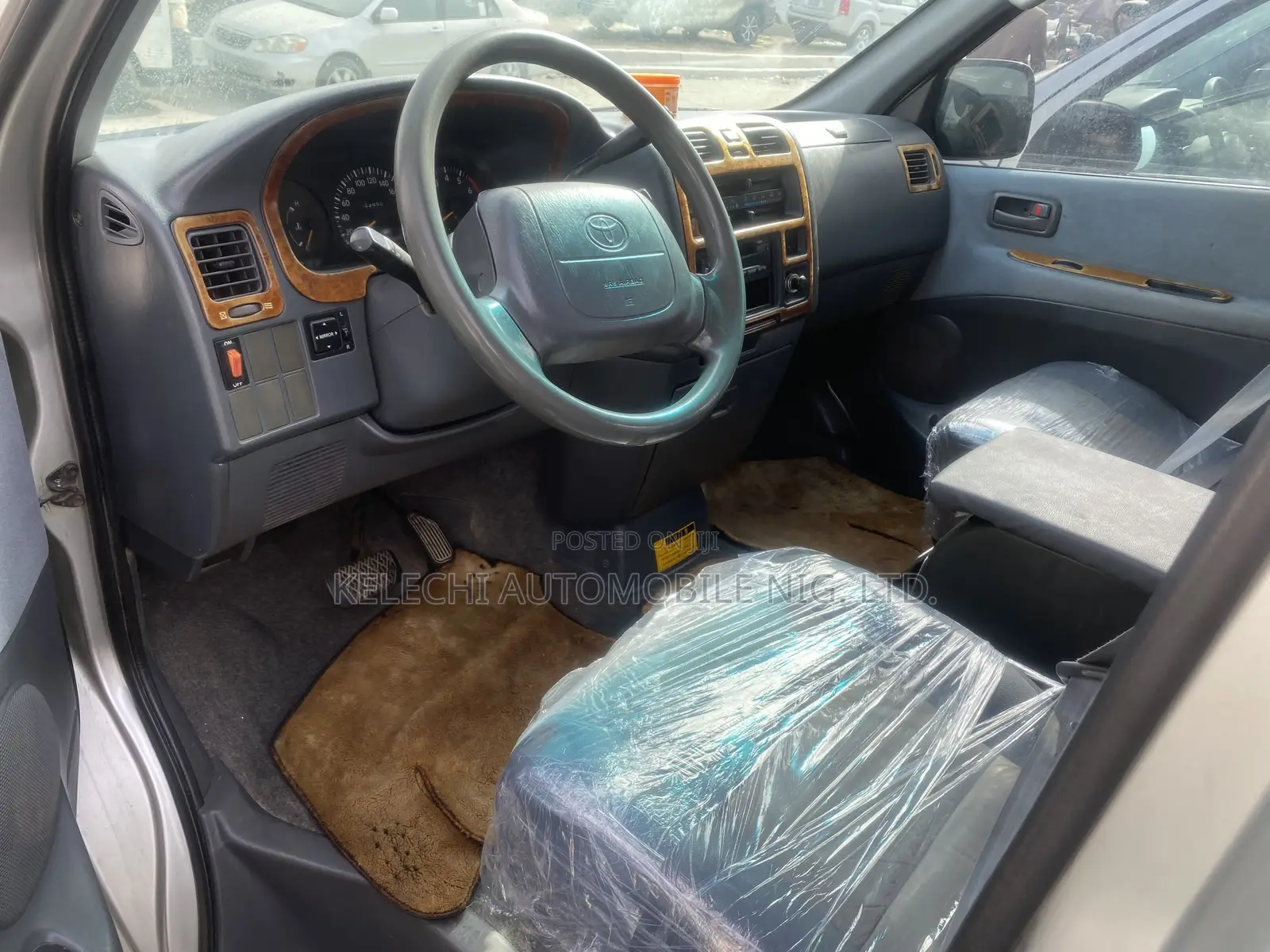 Toyota HiAce 2005 Silver
