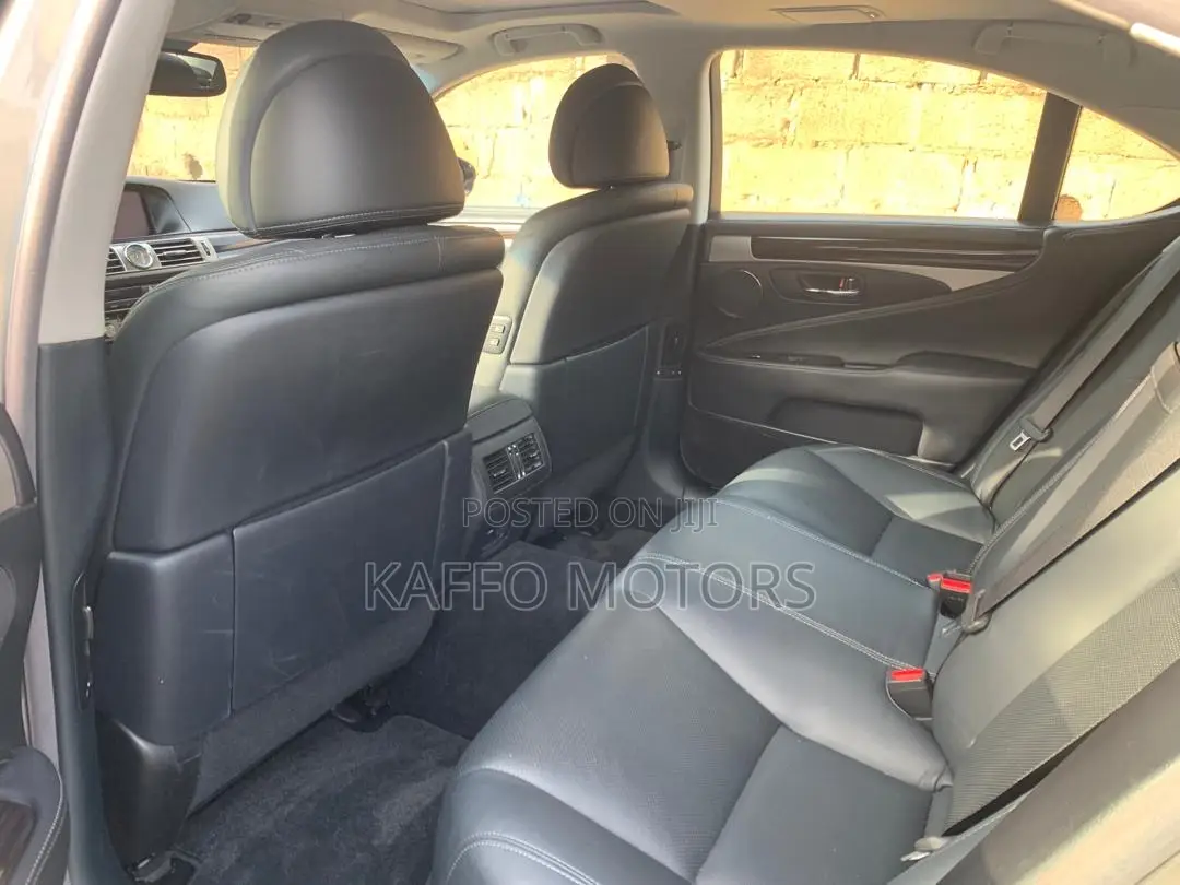 Lexus LS 460 L AWD 2017 Gray