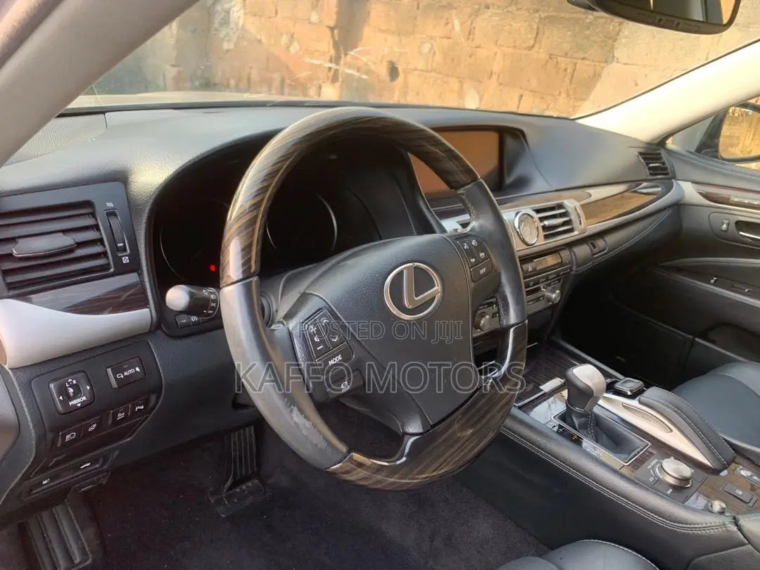 Lexus LS 460 L AWD 2017 Gray